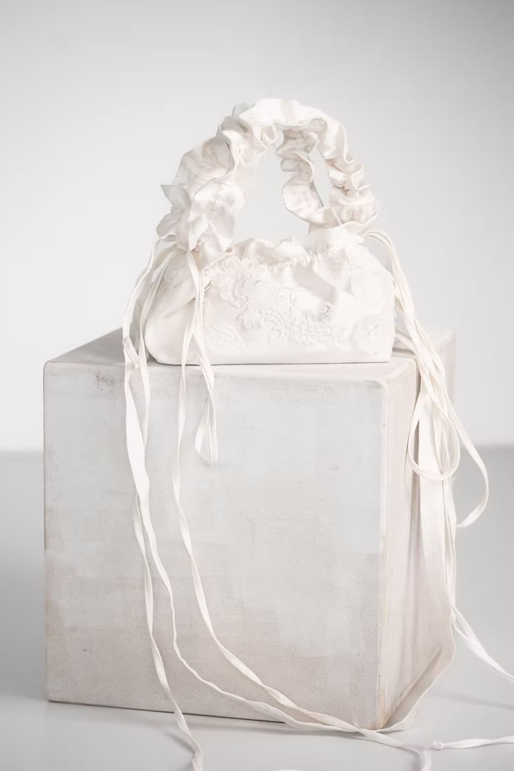 Weisse Handtasche vom Label Sara Schaer