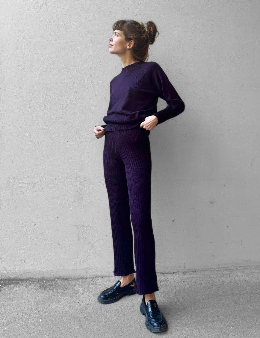 Studio Ösoi - Strickhose und Pullover aus 100% extrafeiner Merinowolle 